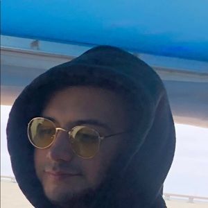 Meet your Posher, Julian